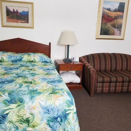 Howard'S Motel Glendo Exterior photo